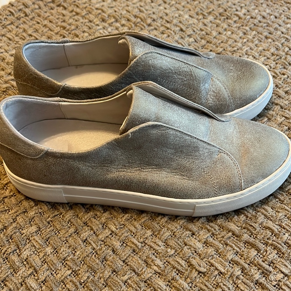 7 1/2 women’s J/slides  NYC